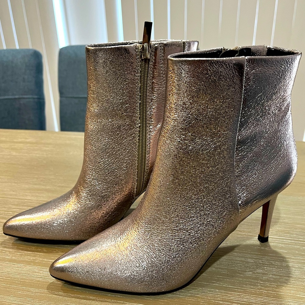NEW! Steve Madden Pink Glitter Ankle Boots. Size 7.5
